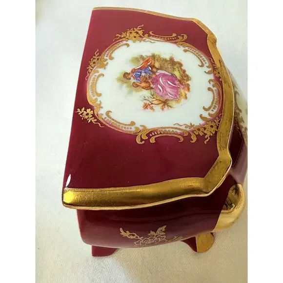 Vtg Porcelain SA Limoges Courting Couple Burgundy &Gold Trinket Box